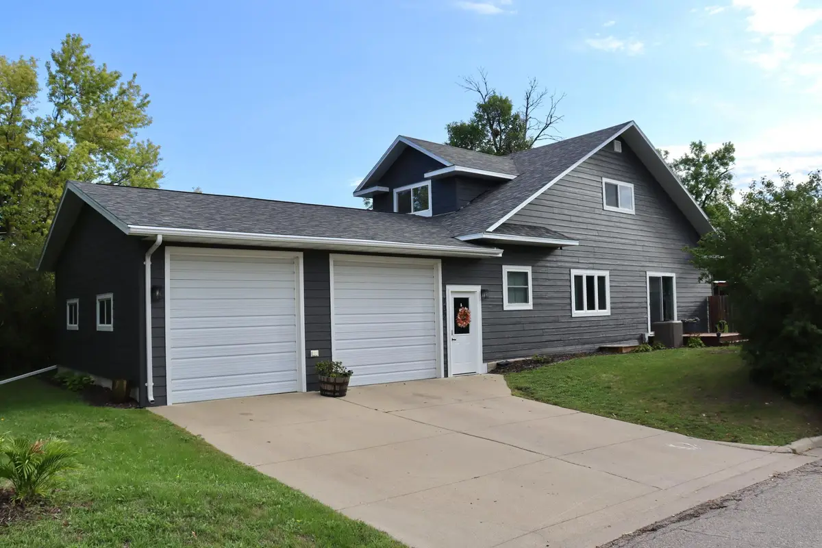 137 Center Street S, Lake Benton, MN 56149 - #1