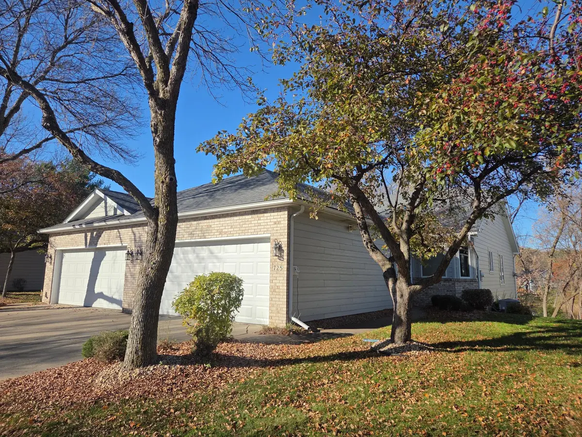 725 Emerald Ridge, Roseville, MN 55113 - #1