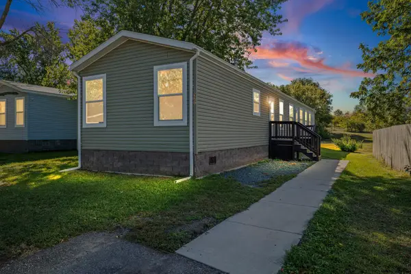 327 Cimarron, Lake Elmo, MN 55042