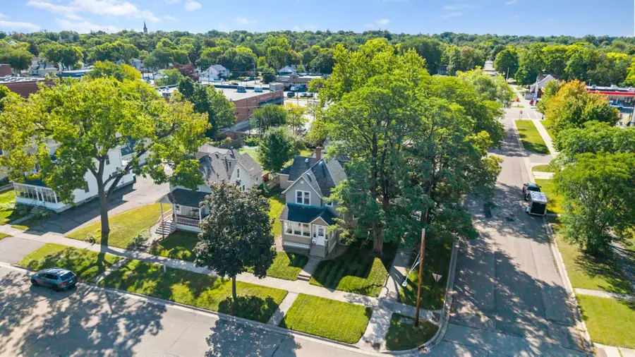 627 5th Street Nw, Faribault, MN 55021 - #2
