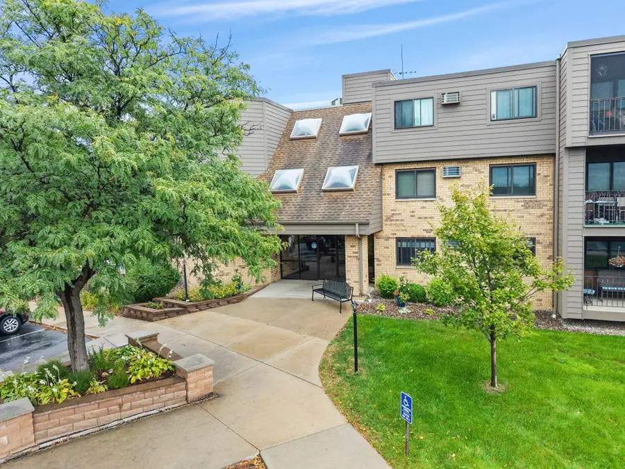 1000 41st Avenue Ne #315, Columbia Heights, MN 55421 - #2