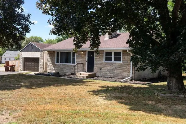 1689 Edgemont Street, Maplewood, MN 55117