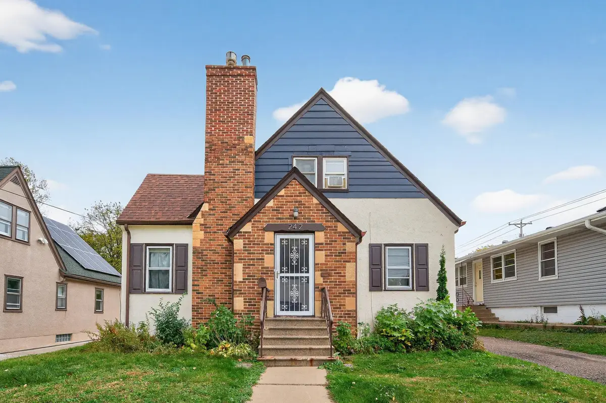 242 Annapolis Street W, Saint Paul, MN 55118 - #1