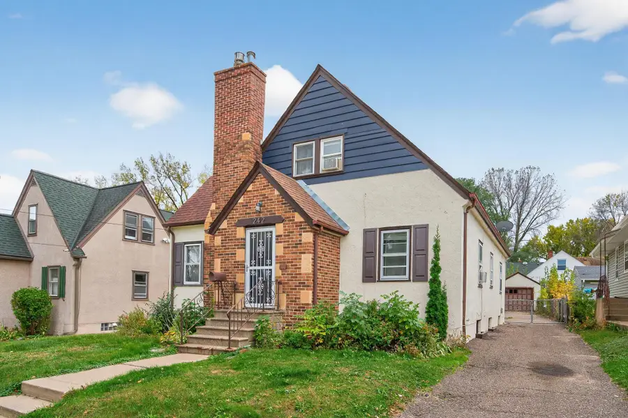 242 Annapolis Street W, Saint Paul, MN 55118 - #2