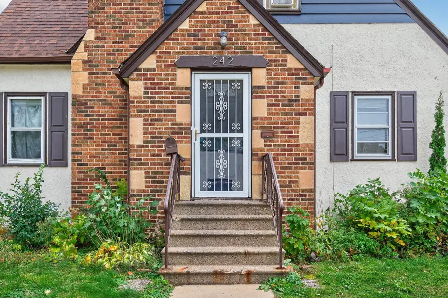 242 Annapolis Street W, Saint Paul, MN 55118 - #3