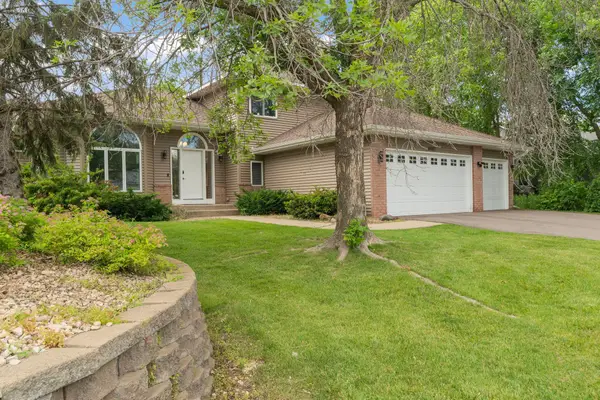 8901 Dunbar Knoll N, Brooklyn Park, MN 55443