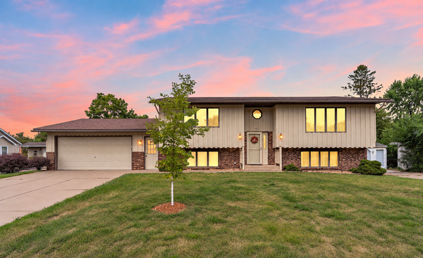 361 Eldridge Avenue E, Maplewood, MN 55117