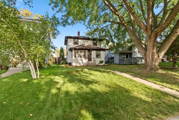 1724 Malvern Street, Lauderdale, MN 55113
