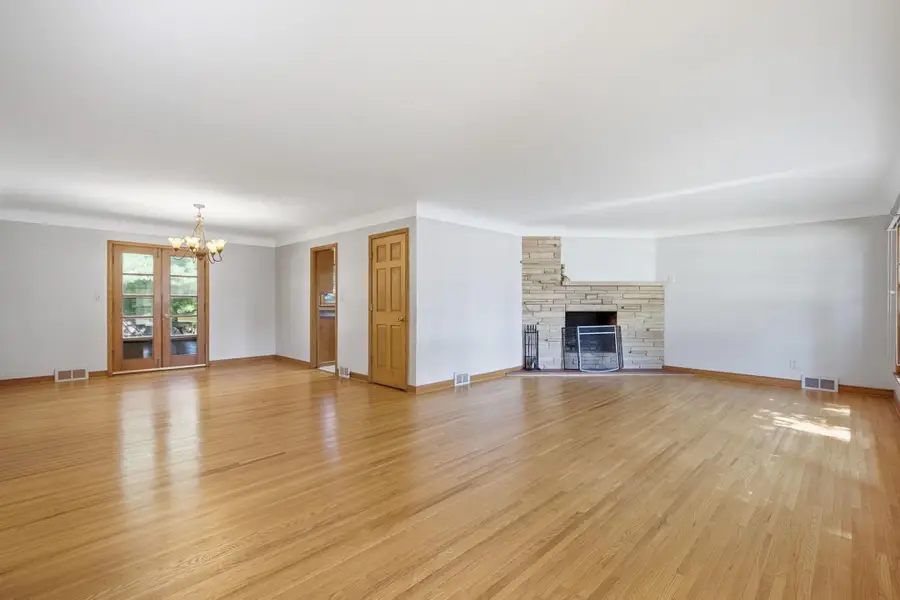 667 Wheelock Parkway W, Saint Paul, MN 55117 - #3