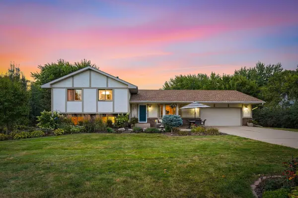 2080 Kelzer Pond Drive, Victoria, MN 55386