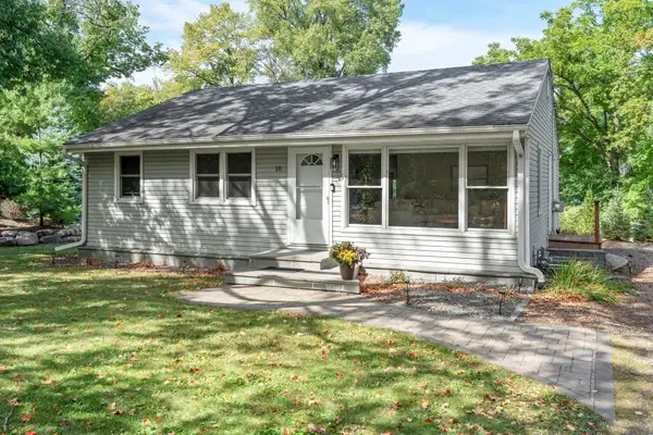 10 Woodlawn Avenue, Excelsior, MN 55331