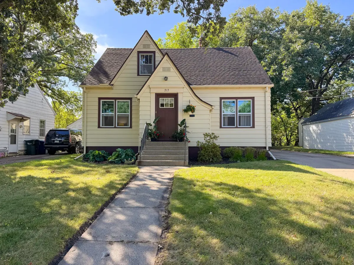 217 W Church Street, Fergus Falls, MN 56537 - #1