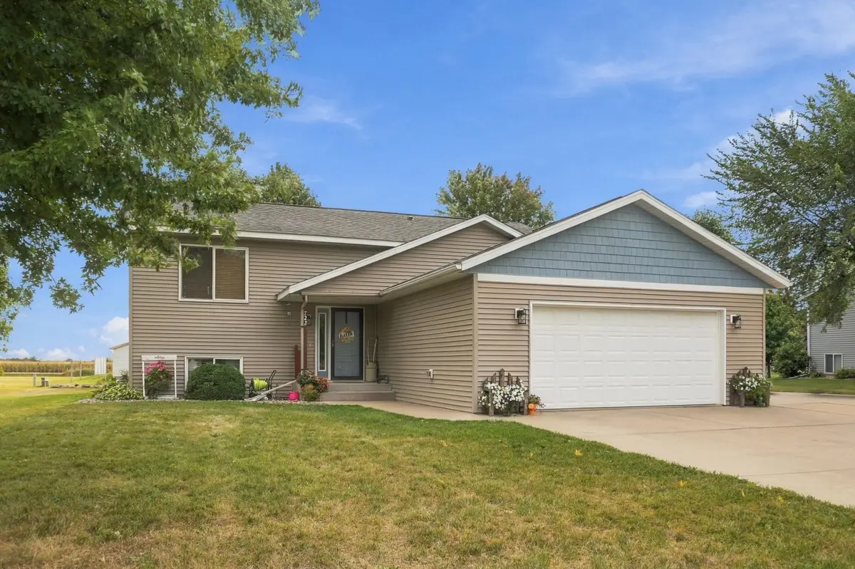 722 4th Avenue Nw, Melrose, MN 56352 - #1
