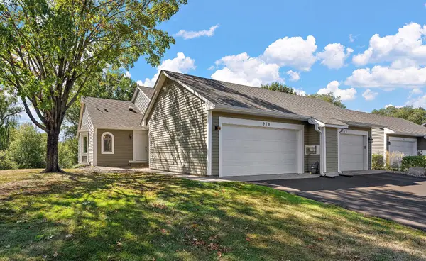 978 Winterberry Drive, Woodbury, MN 55125
