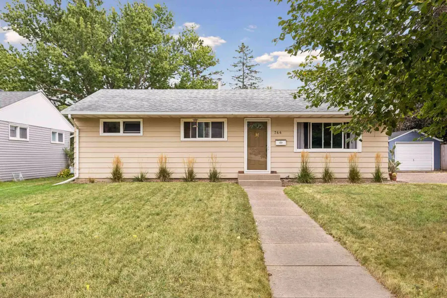 744 22nd Avenue N, South Saint Paul, MN 55075 - #2