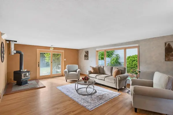 2308 Hadley Avenue N, Oakdale, MN 55128