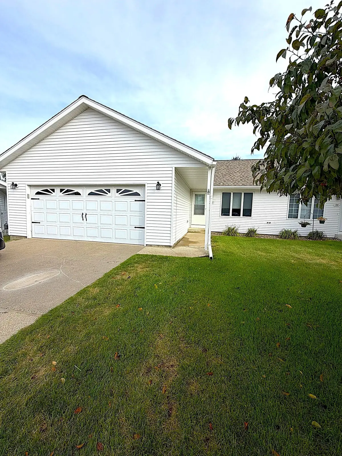 140 Orchard Manor Drive Se, Plainview, MN 55964 - #1