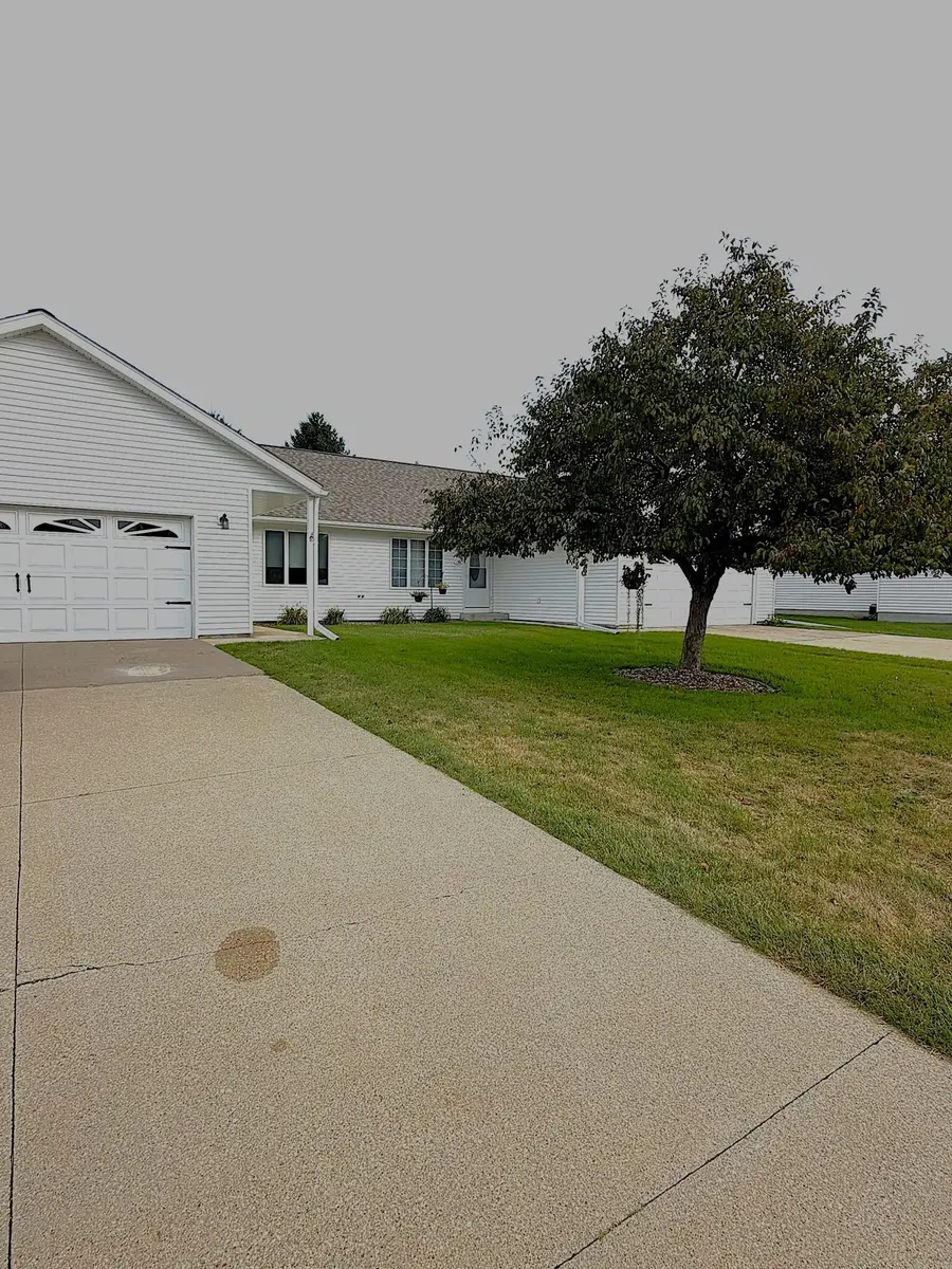 140 Orchard Manor Drive Se, Plainview, MN 55964 - #2