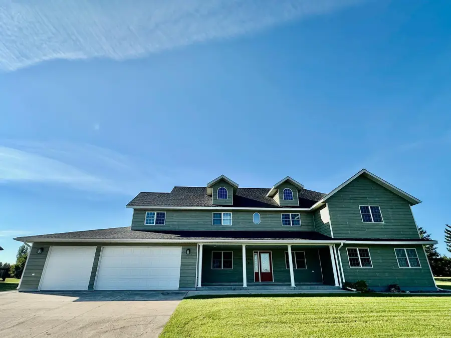 310 7th Street Sw, Roseau, MN 56751 - #3