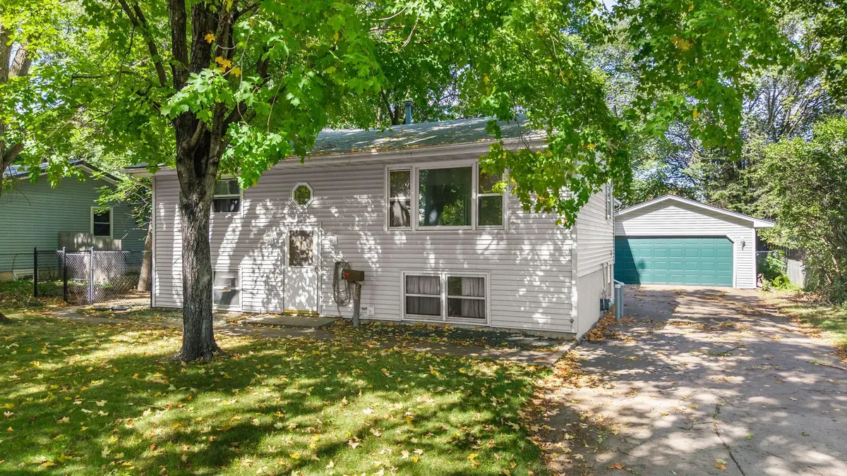 324 11th Avenue Sw, Cambridge, MN 55008 - #1