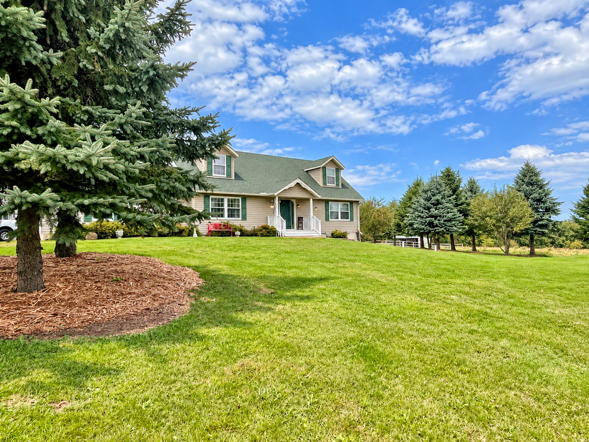 927 40th Street, Clayton, WI 54004 - #1
