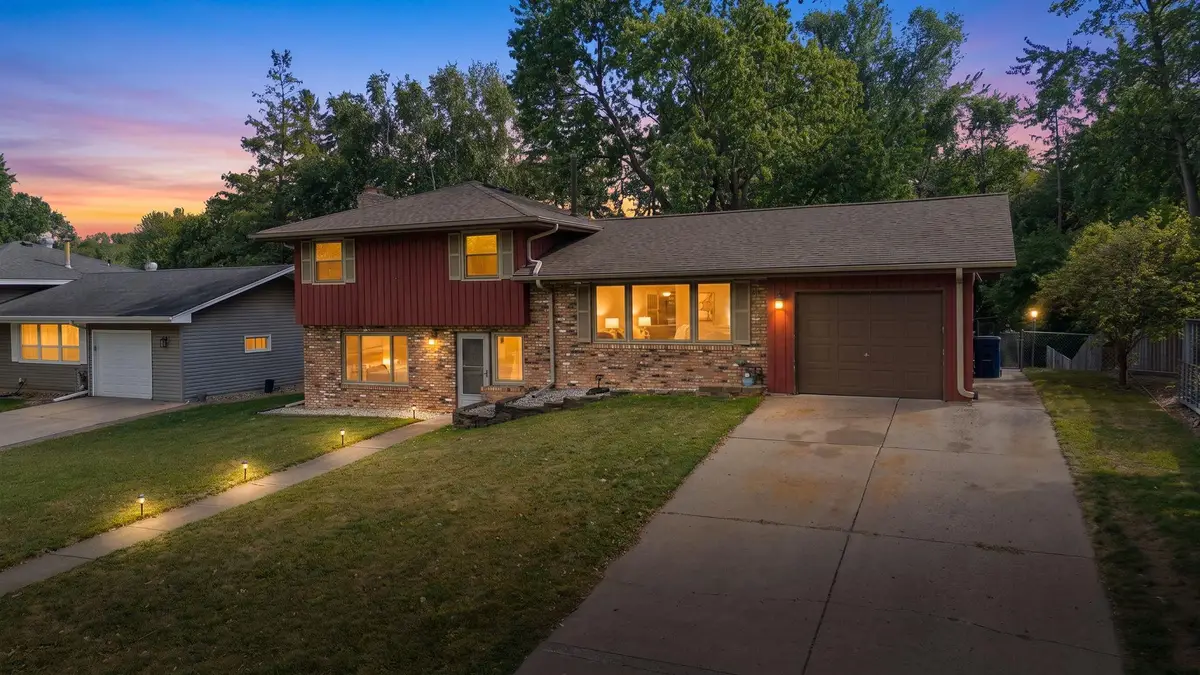 1531 15th Street Nw, New Brighton, MN 55112 - #1