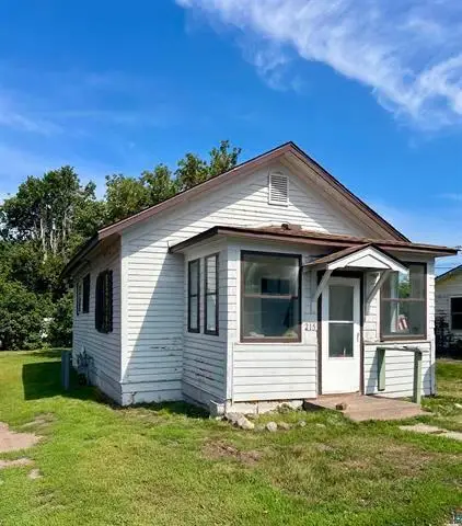215 Walnut Avenue, Carlton, MN 55718
