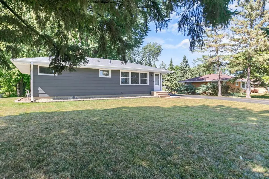 2727 Woodbridge Street, Roseville, MN 55113 - #3