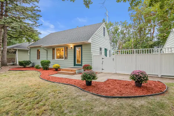1645 Rose Place, Roseville, MN 55113