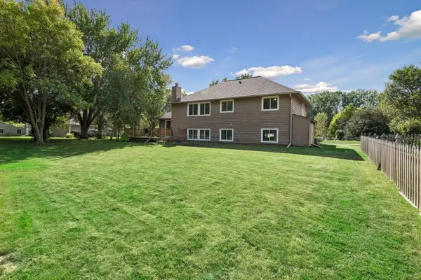 4160 Polaris Lane N, Plymouth, MN 55446
