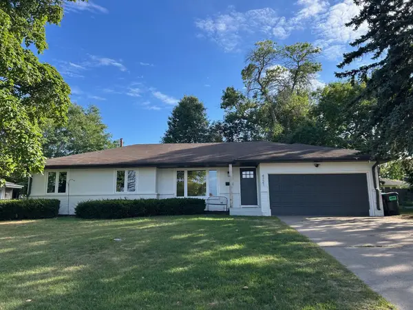 4721 School Road, Edina, MN 55424