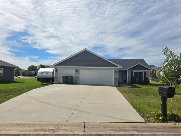 124 Kenna Drive, Le Sueur, MN 56058