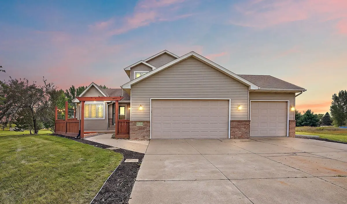 9114 190th Avenue Nw, Nowthen, MN 55330 - #1