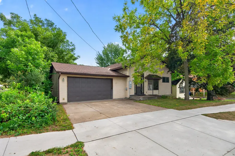 412 Hazel Street N, Saint Paul, MN 55119 - #2