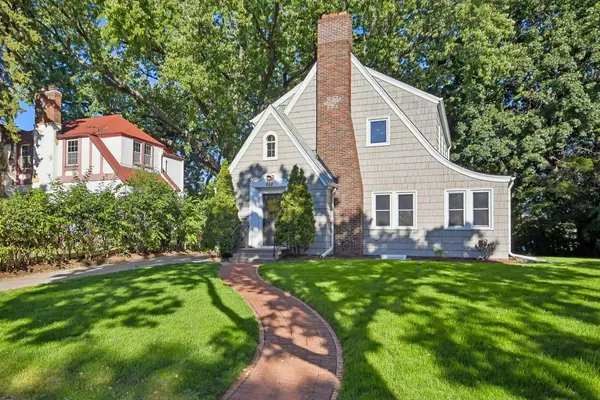 552 Fairview Avenue S, Saint Paul, MN 55116