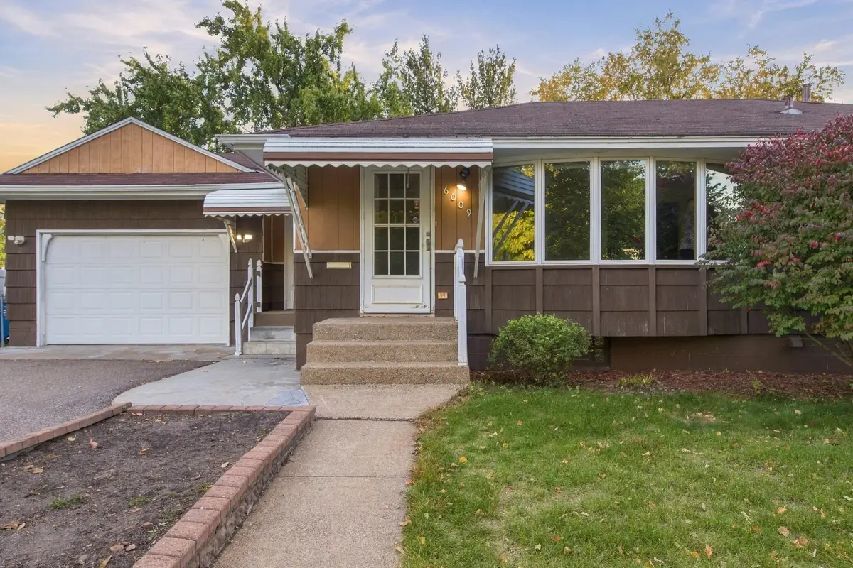 6009 2nd Street Ne, Fridley, MN 55432 - #1