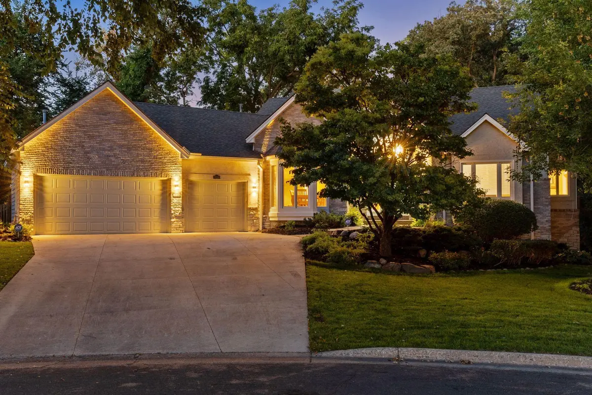 7524 Auto Club Circle, Bloomington, MN 55438 - #1