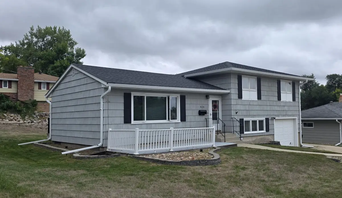 426 9th Street Nw, Valley City, ND 58072 - #1