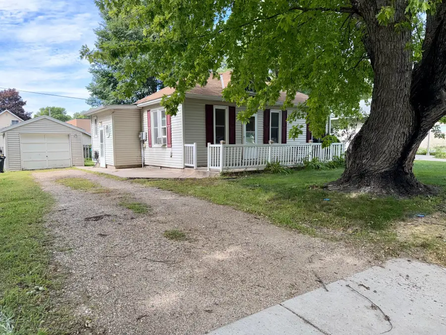 1218 7 1/2 Street Sw, Willmar, MN 56201 - #2