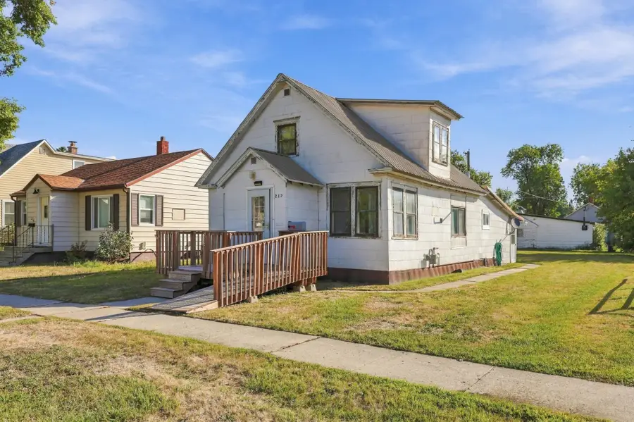 212 10th Street N, Breckenridge, MN 56520 - #2