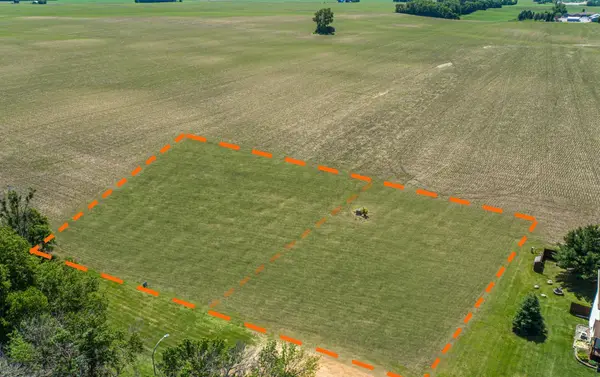 120 & 124 Kaukis Drive, Le Sueur, MN 56058