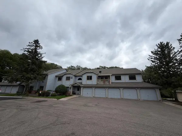 1570 Wheelock Lane #104, Saint Paul, MN 55117