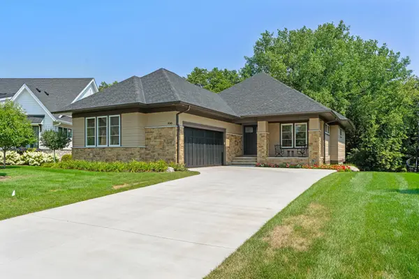 7061 Highland Court, Eden Prairie, MN 55346