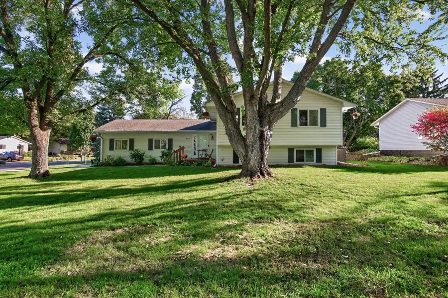 4270 Victoria Street N, Shoreview, MN 55126 - #3