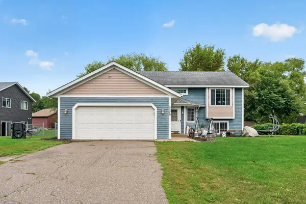 9578 River Forest Drive, Monticello, MN 55362