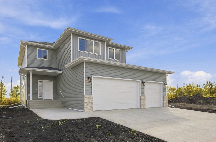 979 61st Avenue W, West Fargo, ND 58078 - #2