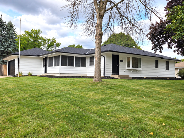 8542 Greystone Avenue S, Cottage Grove, MN 55016