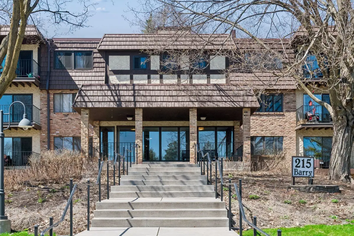 215 Barry Avenue S #202, Wayzata, MN 55391 - #1