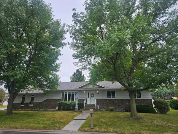 1409 6th Avenue N, Wahpeton, ND 58075
