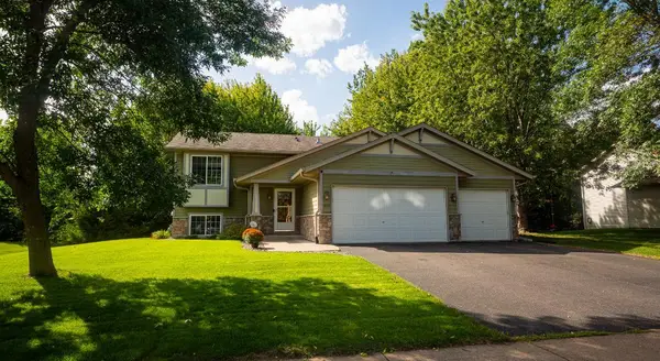 895 Marigold Drive, Cambridge, MN 55008